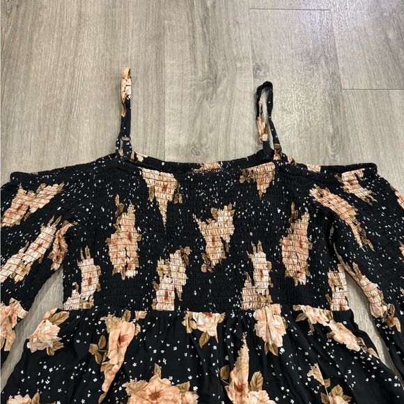 Torrid Blouse Women Size 2X Black Floral Challis Cold Shoulder Boho Chic Top - Picture 4 of 10